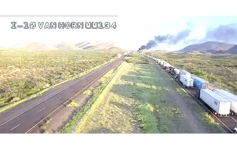 Incendio de vehículo provoca cierre parcial de I-10 cerca de Van Horn