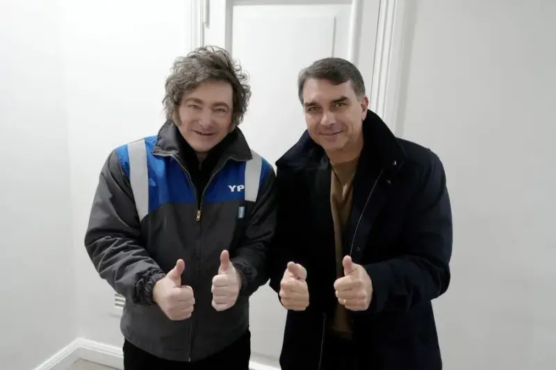 Milei expresa respaldo a Flávio Bolsonaro rumbo a las elecciones presidenciales de Brasil