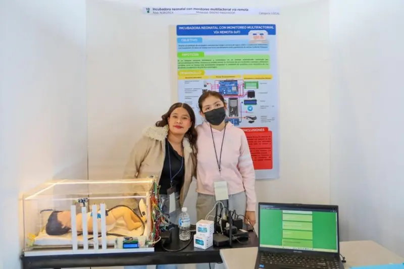 Esta incubadora mexicana envía signos vitales en tiempo real y fue creada por alumnas de preparatoria