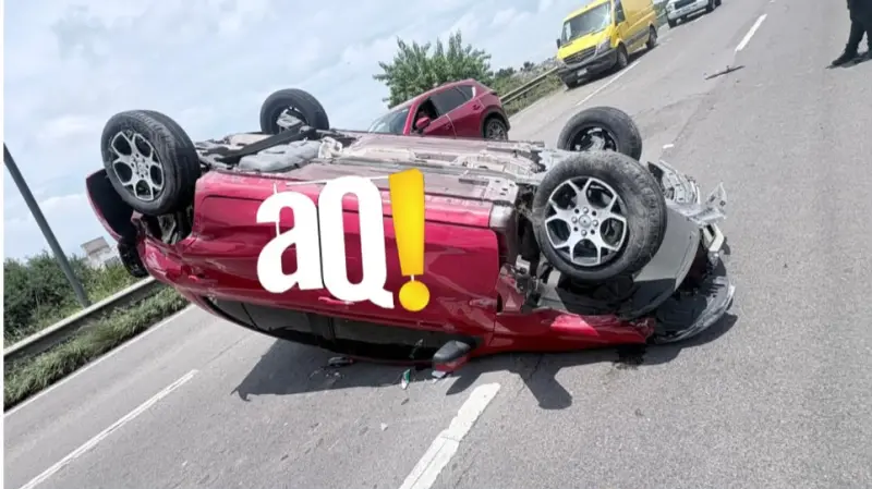 Perrito se atravesó y provocó volcadura de automóvil sobre el Anillo Vial Fray Junípero Serra