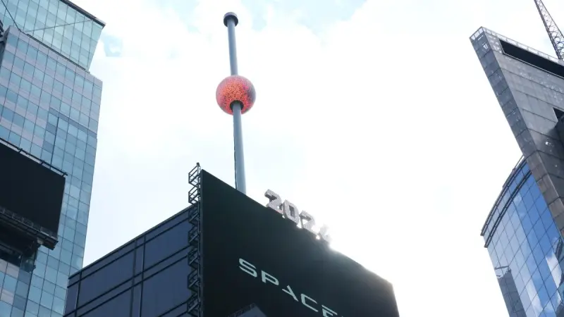Acciones de SpaceX se hunden más de 10% en Wall Street