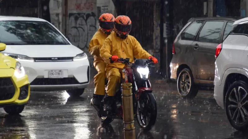 Fuertes lluvias azotarán la CDMX este martes: Activan doble alerta en toda la capital
