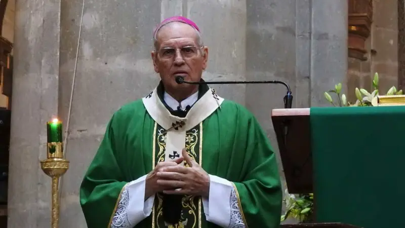 Pide arzobispo de Oaxaca a padres corregir a sus hijos con amor