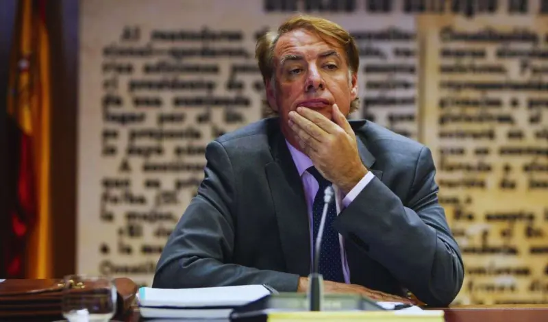 La onda expansiva del caso Leire Díez provoca dos caídas fulminantes en Andalucía y Tubos Reunidos