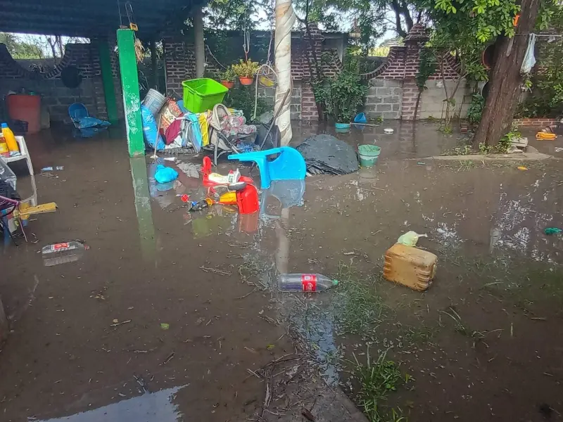Lluvias generan inundaciones en Chietla, Puebla, y afectan hogares