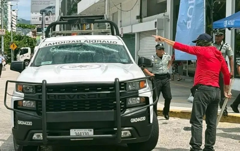 Vandalizan maestros patrulla de la GN en Acapulco