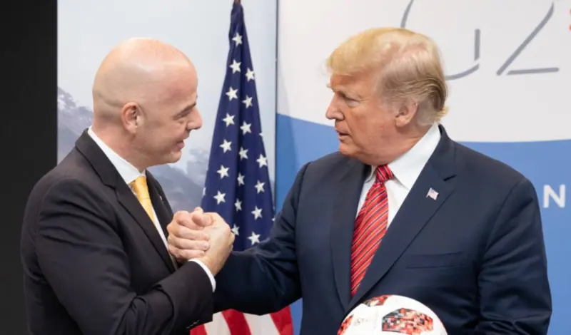 Fútbol y política: el palco global