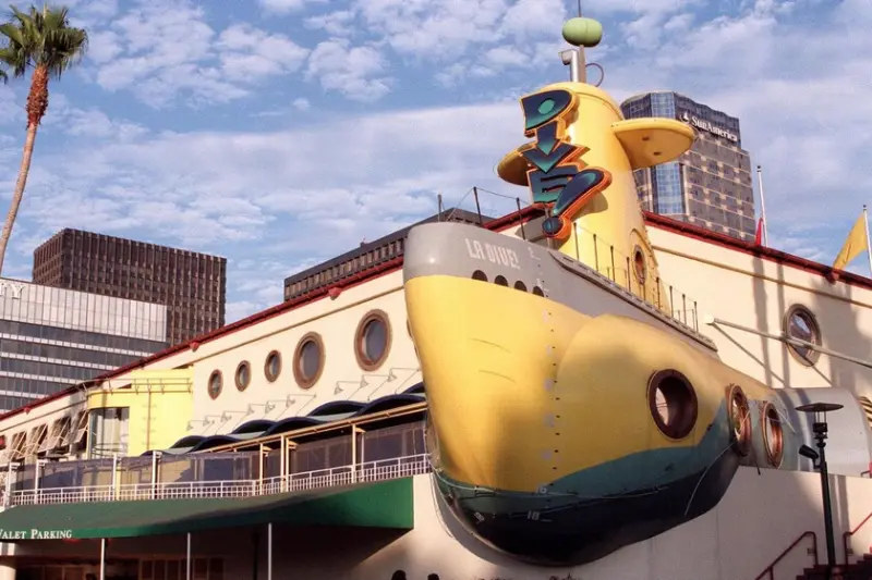 La idea más fantástica de Steven Spielberg fuera del cine era un restaurante-submarino. Llegó a abrir en Barcelona, pero fracasó: "Es como comer en un pinball"