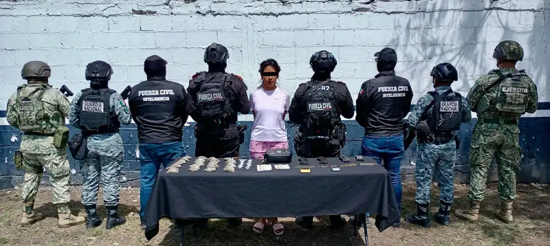Capturan en Cadereyta a mujer con cargadores abastecidos y droga
