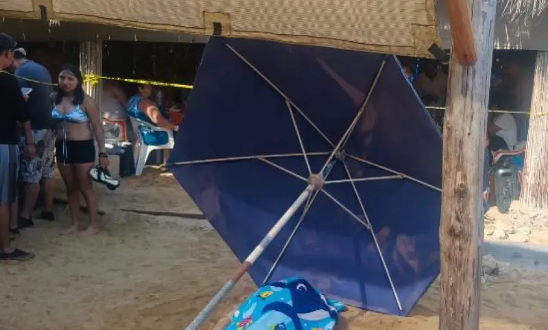 Cuatro ahogados, al inicio del mar de fondo en Acapulco
