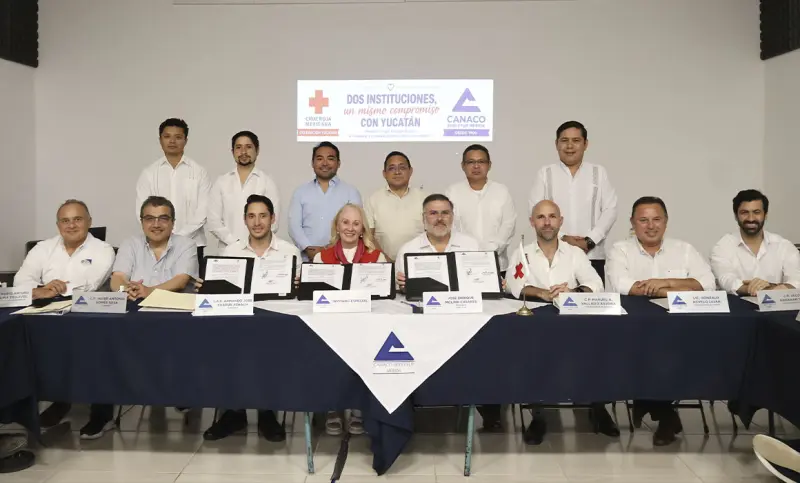 Firman convenio Canaco y Cruz Roja Yucatán