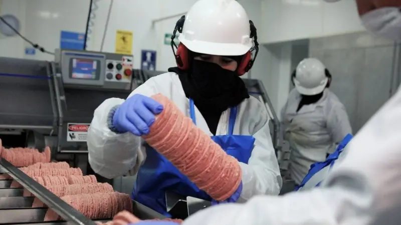 Lo que no ves cuando pides una hamburguesa en McDonald’s