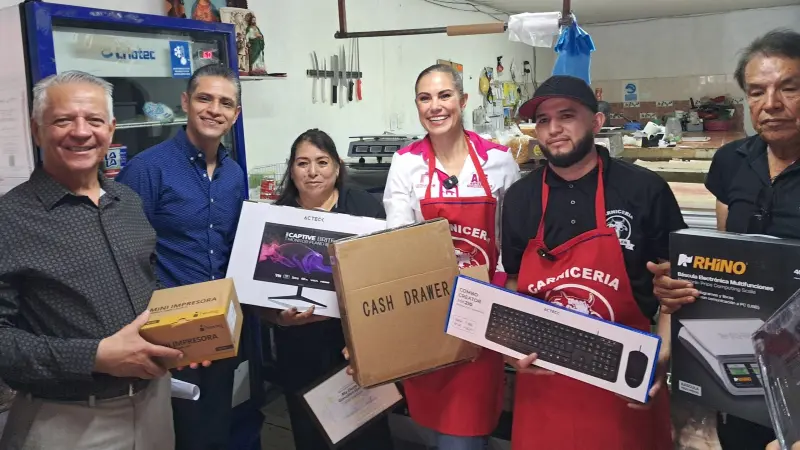 Municipio entrega equipo integral a 195 comerciantes de León a través de “Suma Tu Negocio”