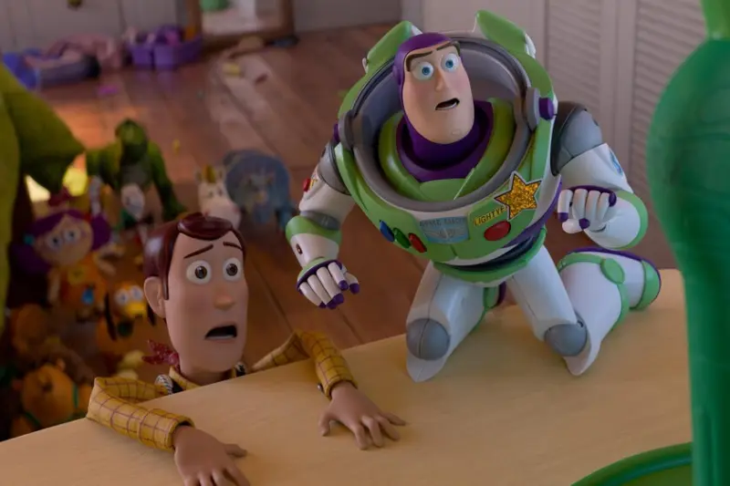 'Toy Story 5' toma riesgos y se atreve a trazar un nuevo rumbo de manera triunfal. Aunque a veces cae en la obviedad, es un paso firme frente a la cuarta parte