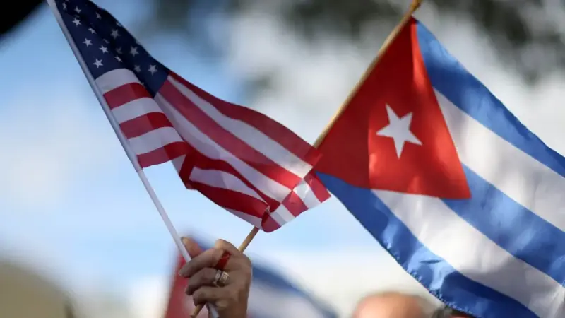 EU impone sanciones contra cinco empresas cubanas y la esposa del hijo de Raúl Castro