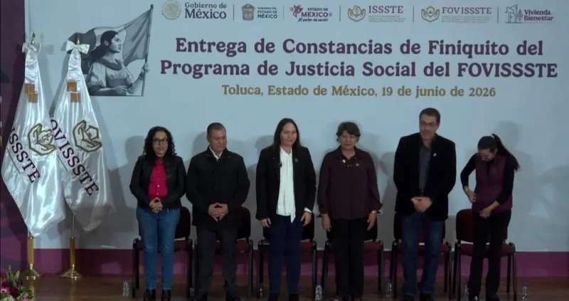 Entrega Delfina Gómez finiquitos del Fovissste a familias del Edomex