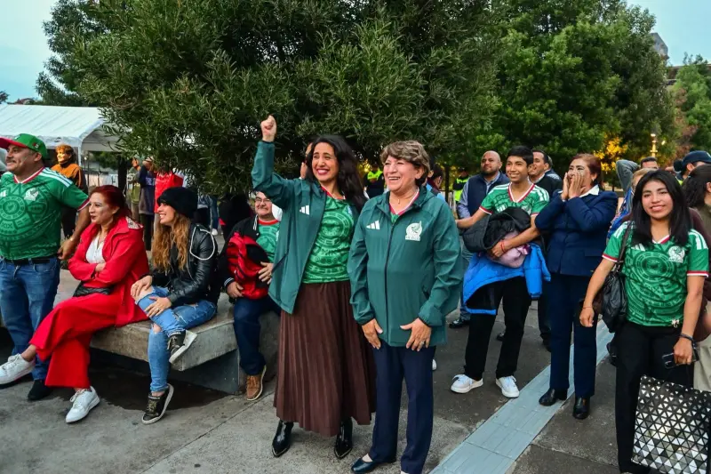Vive Delfina Gómez con el pueblo el triunfo de la Selección Mexicana