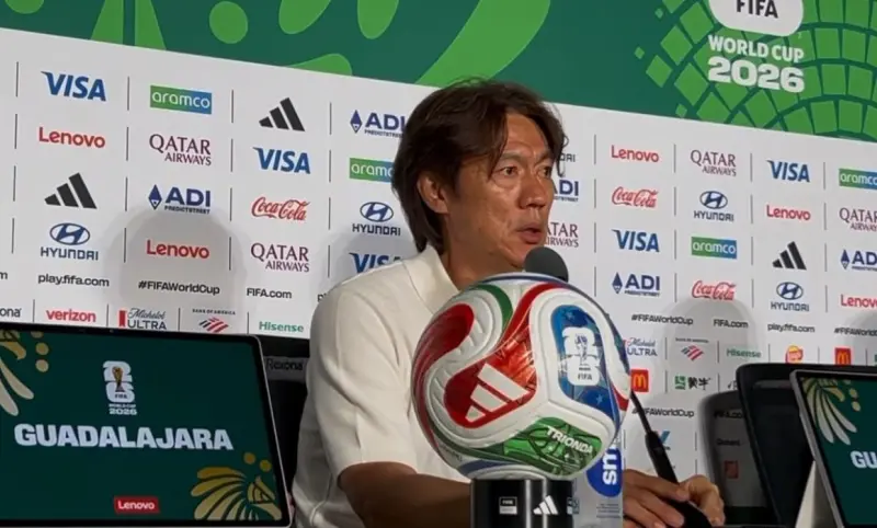 Renuncia Hong Myung-bo tras fracaso mundialista de Corea del Sur