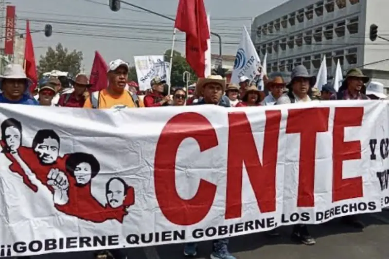 Ciudadanos se hartan de bloqueos de la CNTE: casi 60% rechaza protestas