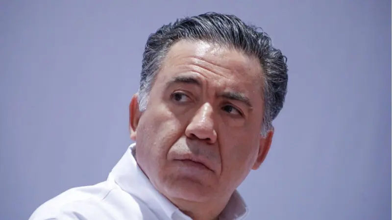 “Siempre recto, nunca enderezado”: Enrique Inzunza renuncia a buscar la gubernatura de Sinaloa en medio de acusaciones