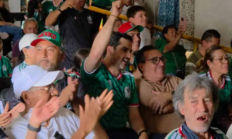 Sigue Dorantes juego de México en mercado de La Cruz