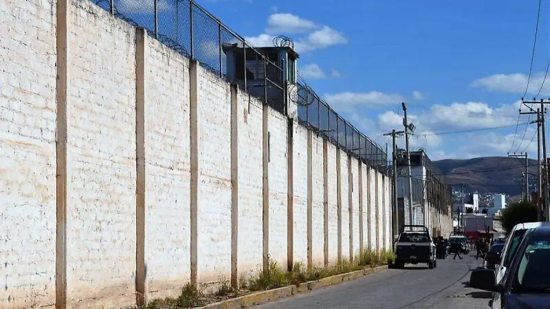 Tras 4 meses en prisión, libre taxista acusado de llevar droga al Cereso de Tulancingo