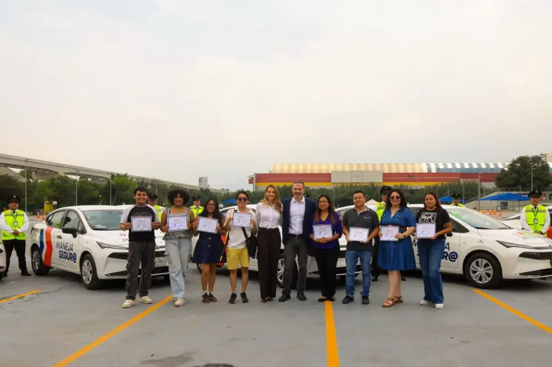 Aprenden más de 1,700 personas a conducir con programa del DIF Monterrey