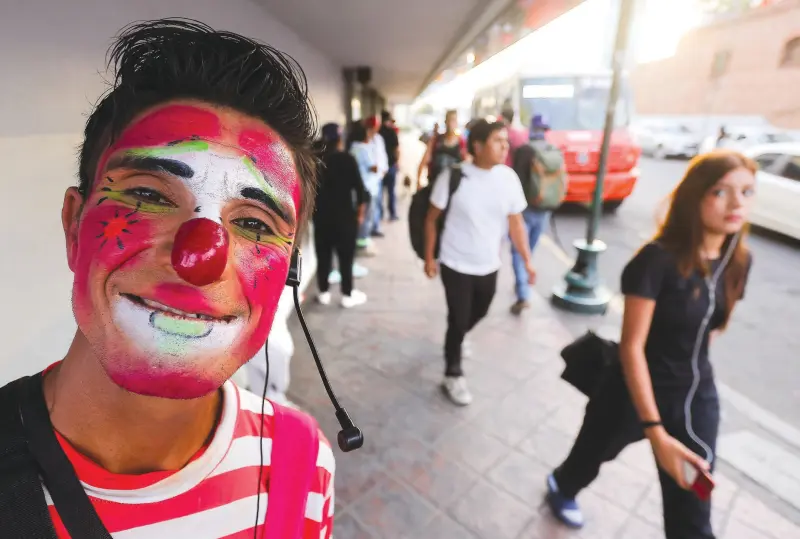 Resortín, el payasito que lleva magia y sonrisas a los camiones de Hermosillo