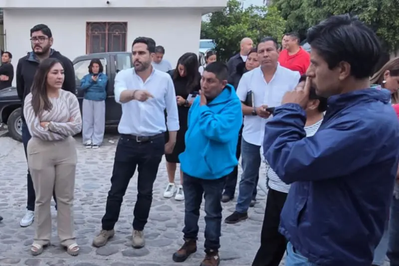 Agustín Dorantes gestiona regularización de propiedades en Bosques de Bellavista
