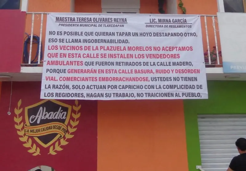 Rechazan vecinos de Tlaxcoapan reubicación de ambulantes en el centro