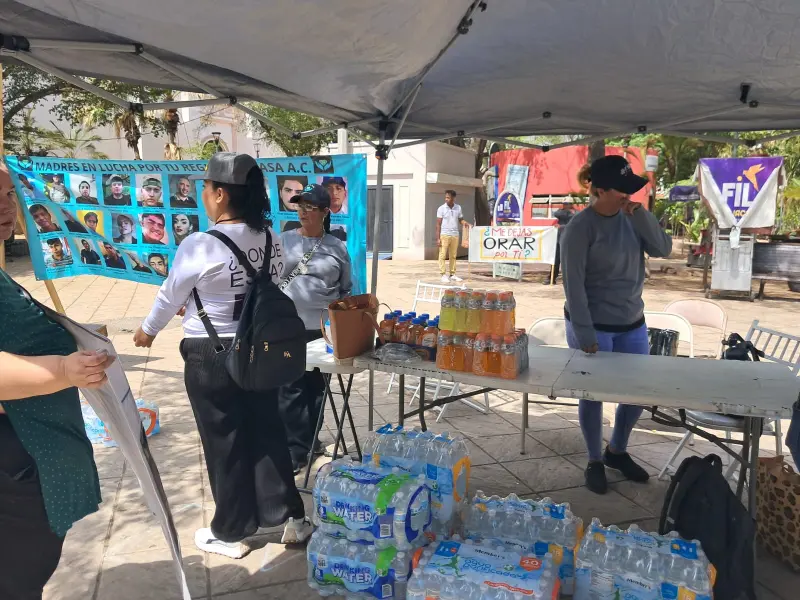 Madres buscadoras instalan módulo informativo atrás de Catedral de Culiacán