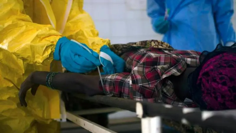 Ébola en RDC deja 304 muertos y más de 1,100 contagios; epidemia sigue fuera de control