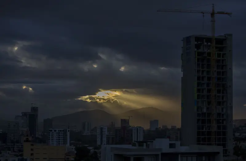 Verano ‘caliente’ y ahorrativo: CFE promete un recibo de la luz más barato