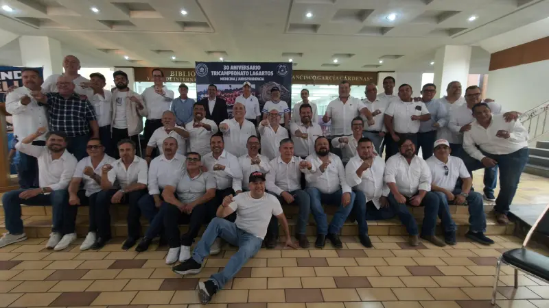 Lagartos de la UAdeC celebran 30 años del histórico tricampeonato en futbol americano