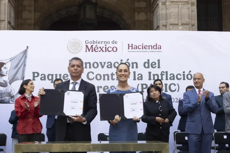 Sheinbaum y empresas firman pacto para mantener precios de canasta básica en tiendas de autoservicio