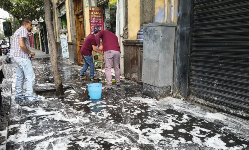 Retira CNTE campamento del Centro Histórico de CDMX e inicia limpieza