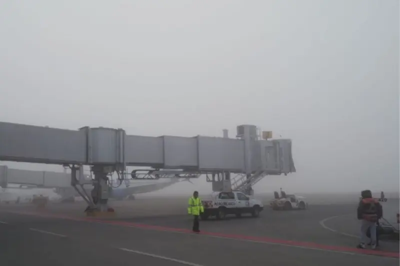 Aeropuerto de Querétaro suspende operaciones por niebla y baja visibilidad