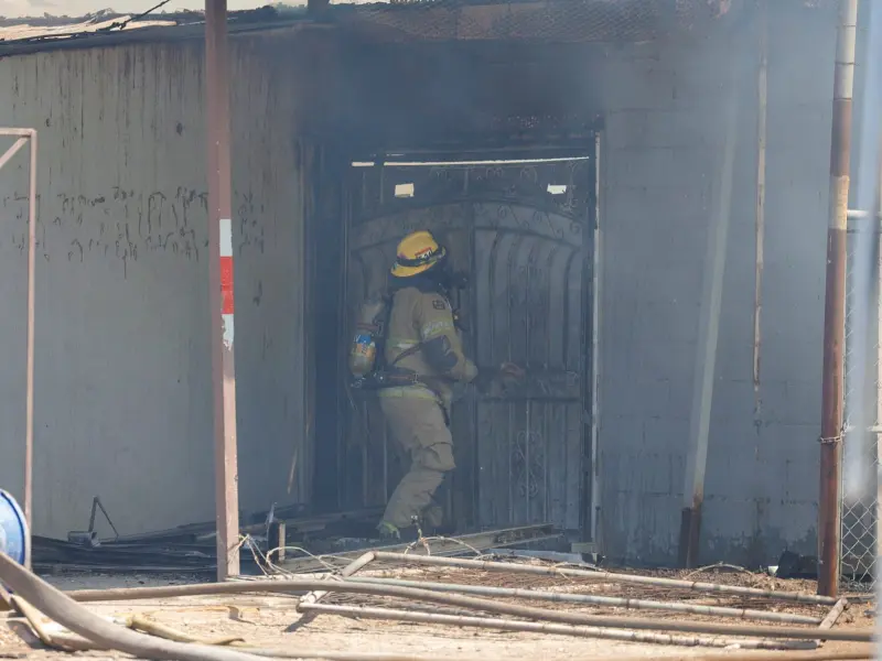 Incendio consume iglesia en la colonia Solidaridad Social
