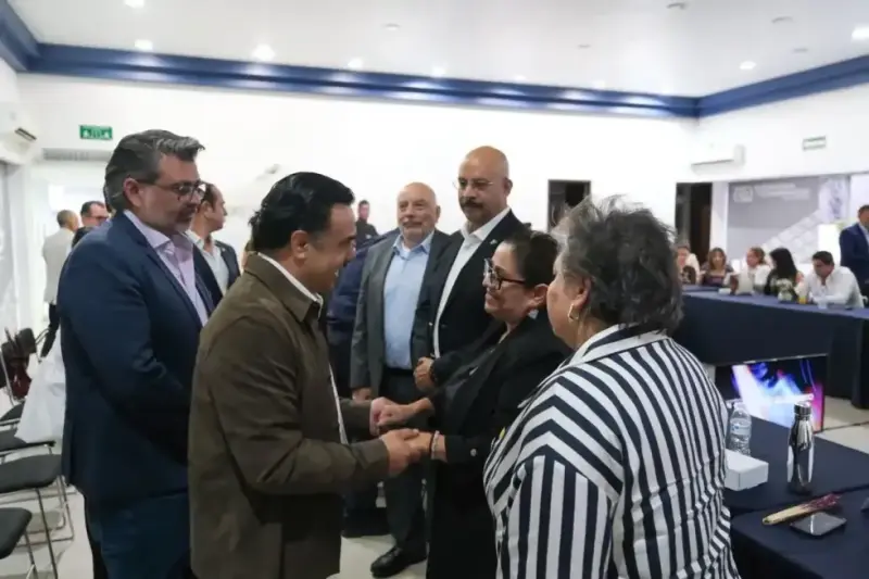 SEDESOQ presenta ante CANACO modelo de Policía Social y agenda de colaboración