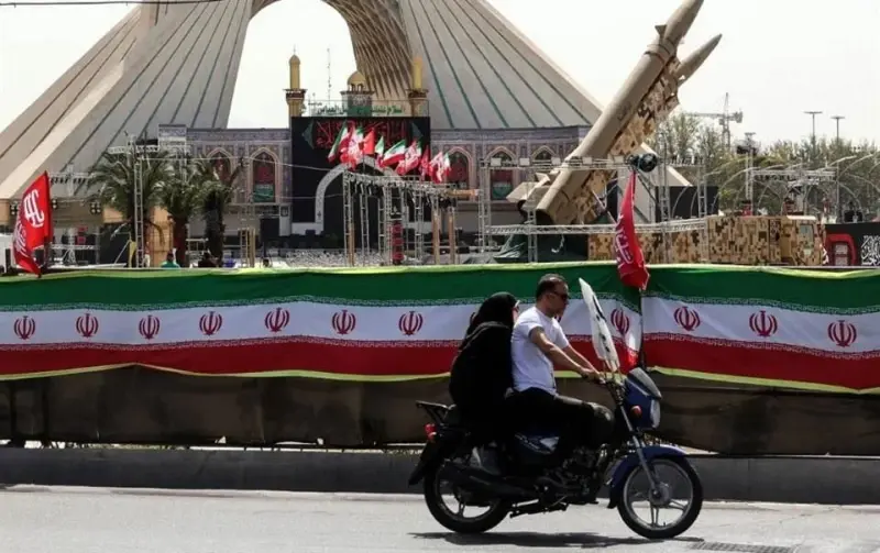 Advierte Trump a Rusia y China que no vendan armas a Irán