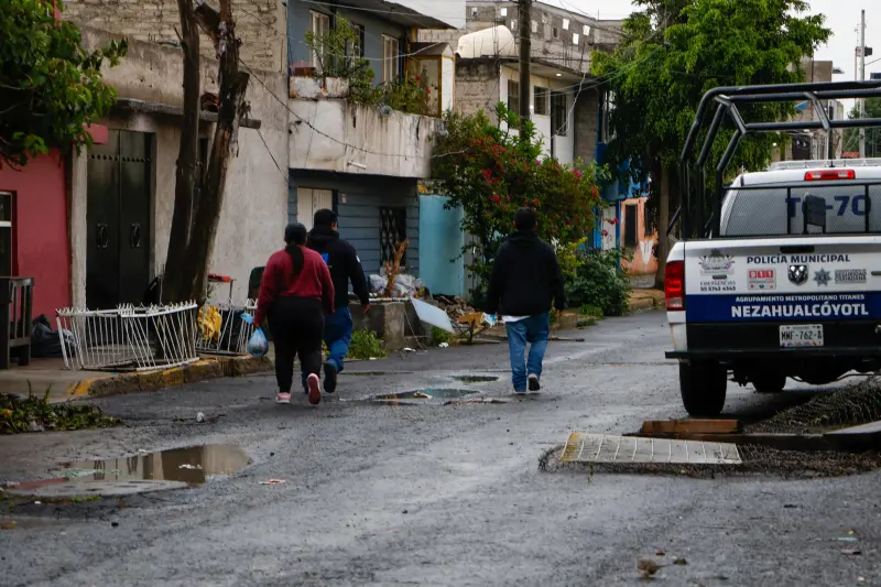Regresan 179 vecinos a sus casas tras fuga de gas en Neza