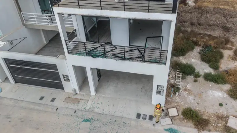 Explosión en casa de Real del Mediterráneo deja dos personas gravemente lesionadas en Tijuana