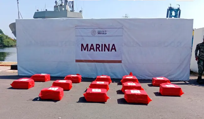 Incauta SEMAR 1.2 toneladas de presunta droga frente a las costas de Chiapas
