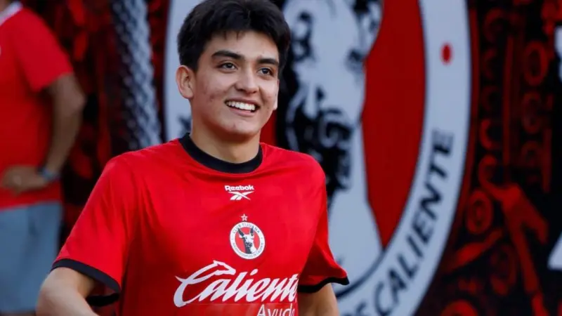 ¿Jugará Gilberto Mora ante Tigres?... ‘El Loco’ Abreu confirma alineación en el debut de Xolos en el Apertura 2026