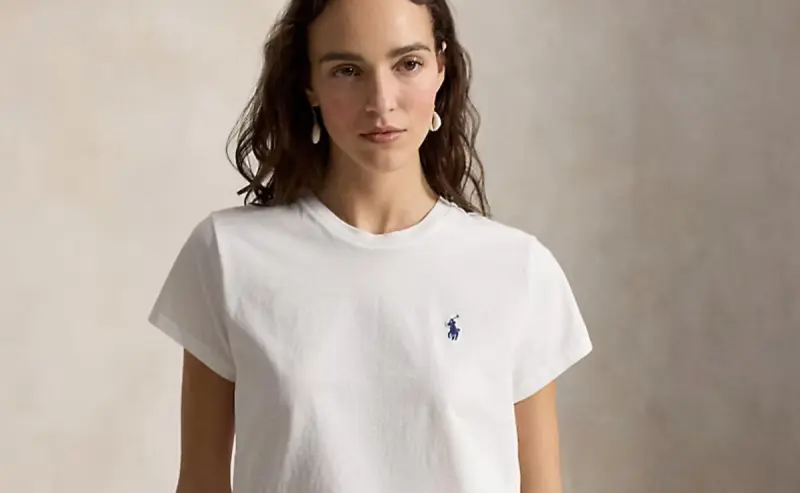 Esta es la camiseta de Polo Ralph Lauren que nunca pasa de moda y sigue siendo una apuesta segura