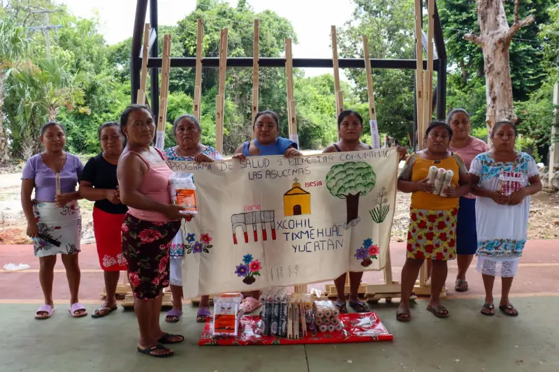 Entrega DIF Yucatán apoyos a familias de Tixméhuac