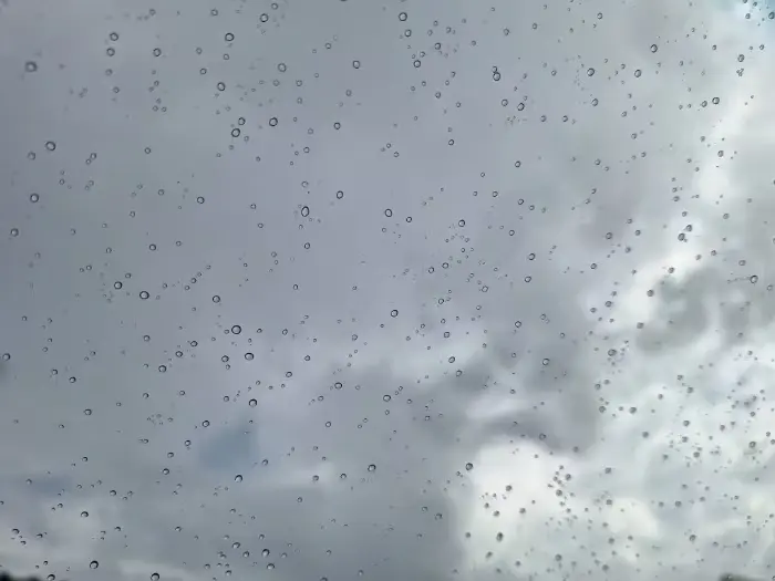 Lluvia sorprende a Mexicali en plena ola de calor, sin afectaciones