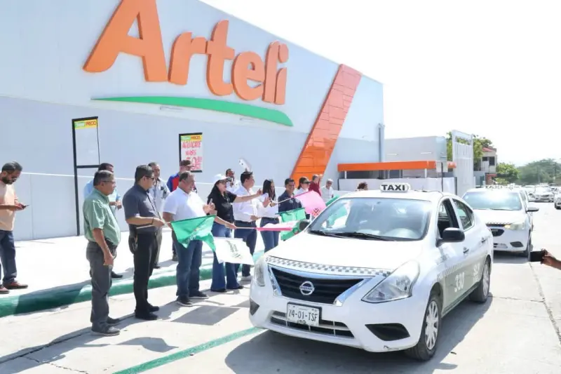 Habilitan nueva bahía para taxis en el centro de Ciudad Valles