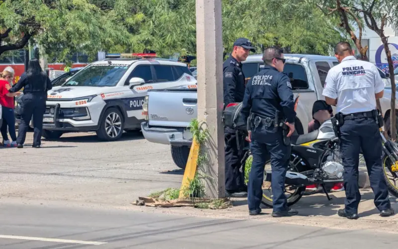 Motociclista resulta lesionado en choque con camioneta en calles Olivares y Aguascalientes