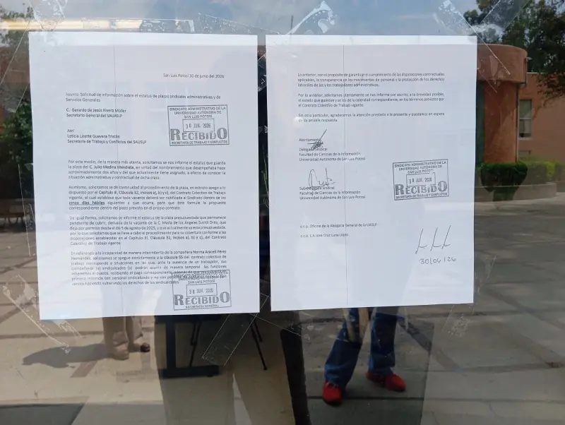 Protestan administrativos de la UASLP por plazas sin asignar